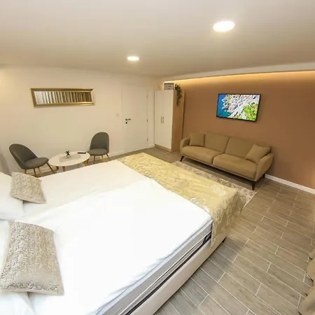 Like Apartment